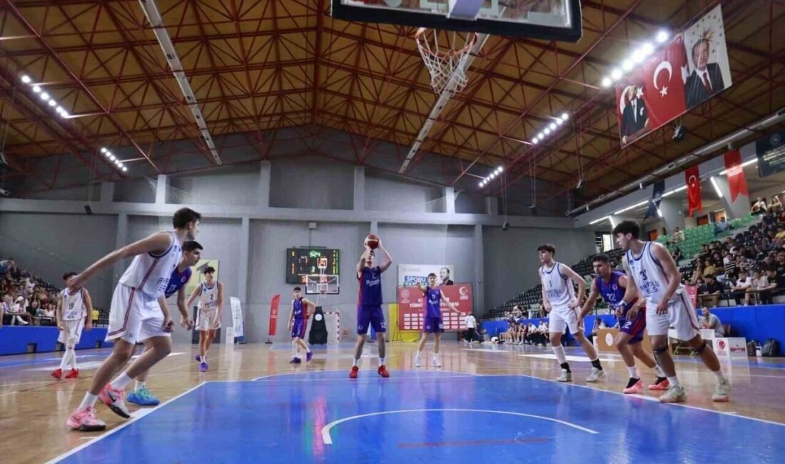 Denizli’nin ev sahipliğinde gerçekleşen Basketbol U-16 Erkekler Türkiye Şampiyonası final