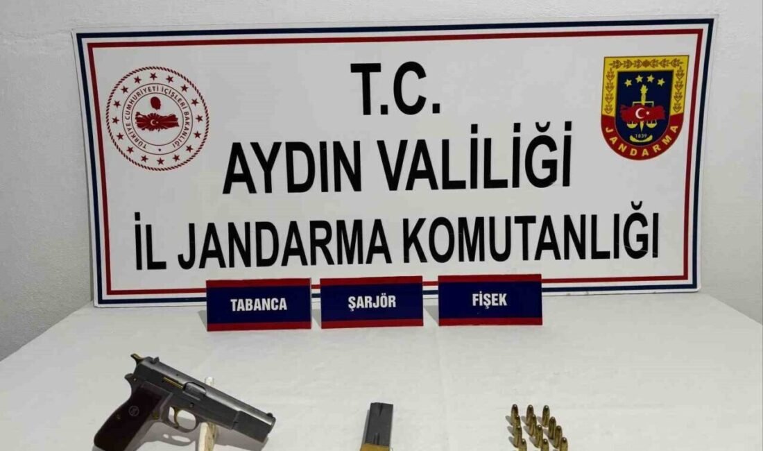 Aydın’ın Kuşadası ve Söke ilçelerinde jandarma ekipleri tarafından yapılan devriyelerde