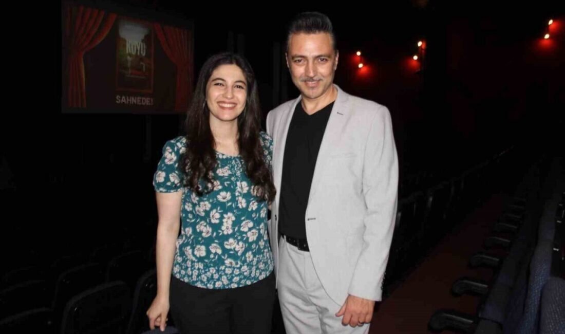 Sahne Tozu Tiyatrosu’nun 56 kişiyle sergilediği ve uluslararası en iyi
