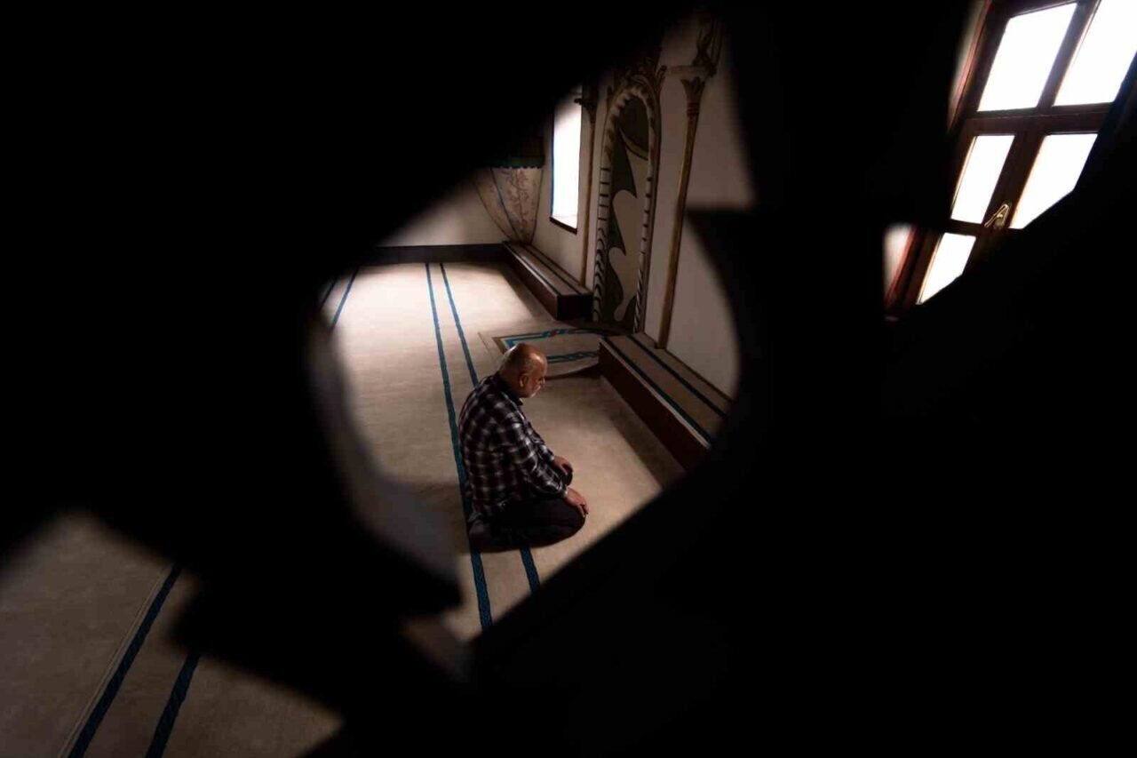 700 yıllık cami zamana meydan okuyor