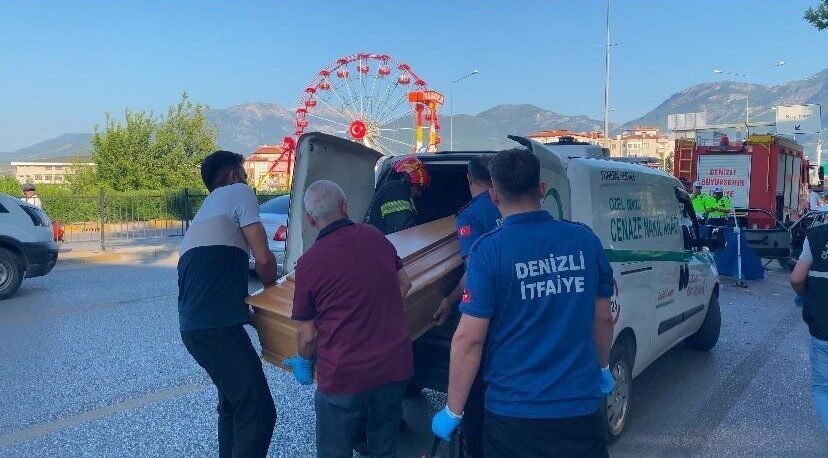 Ağaca çarpan Tofaş hurdaya döndü: 1 ölü, 4 yaralı