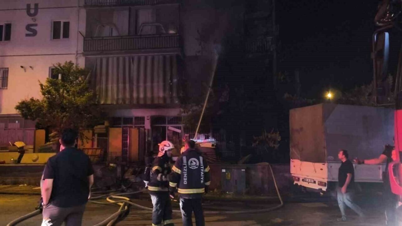 Ağaçta çıkan yangın binaya sıçradı Ağaçta çıkan yangın binaya sıçradı