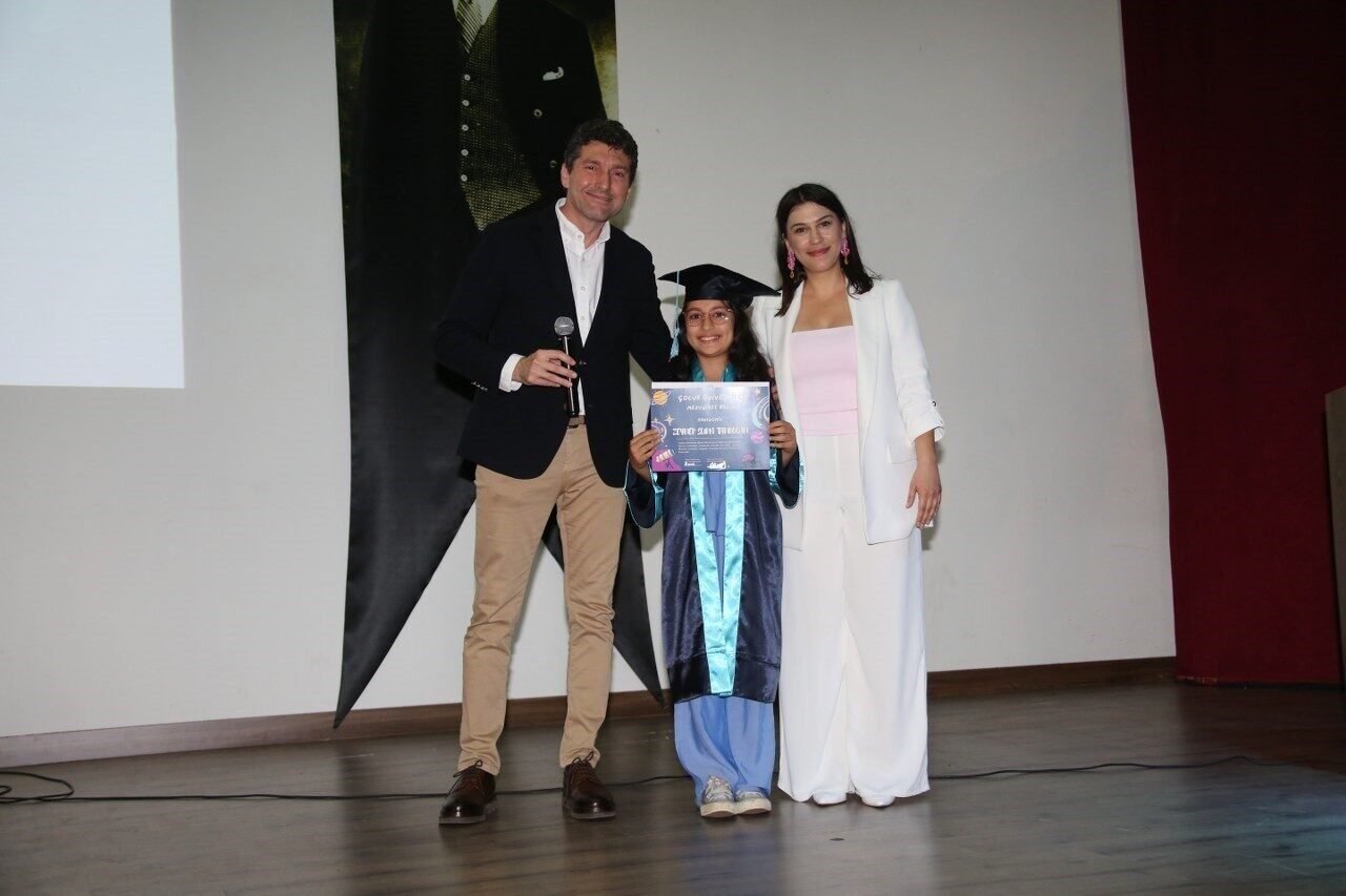 Akdeniz Çocuk Üniversitesi’nde mezuniyet coşkusu
