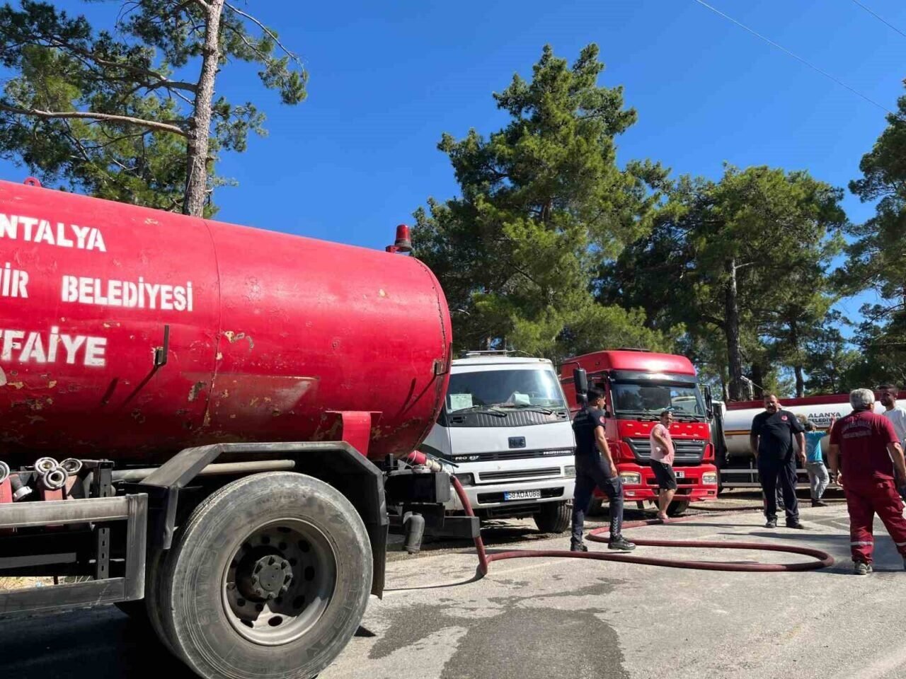 Alanya Kızılalan’da çıkan yangın yaklaşık 10 saat sonra kontrol altına alındı