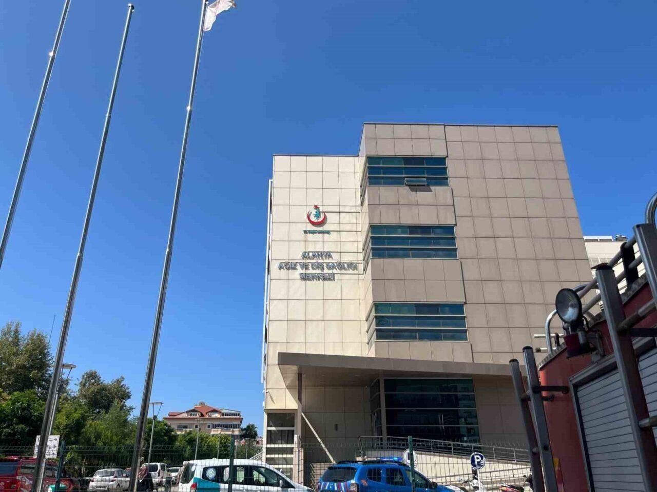 Alanya’da Ağız ve Diş Sağlığı Merkezi’nde yangın paniği