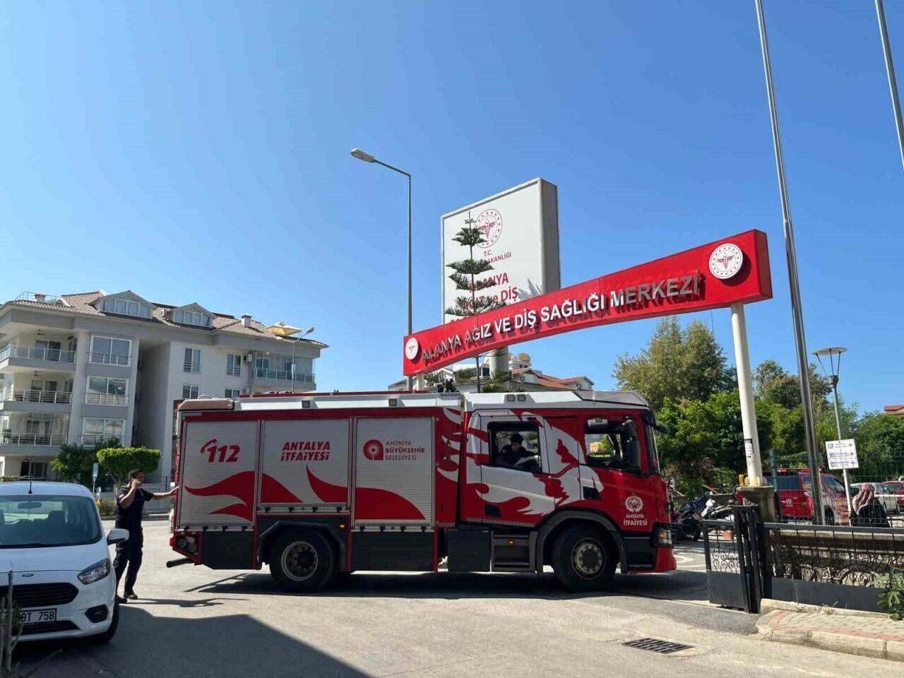 Alanya’da Ağız ve Diş Sağlığı Merkezi’nde yangın paniği
