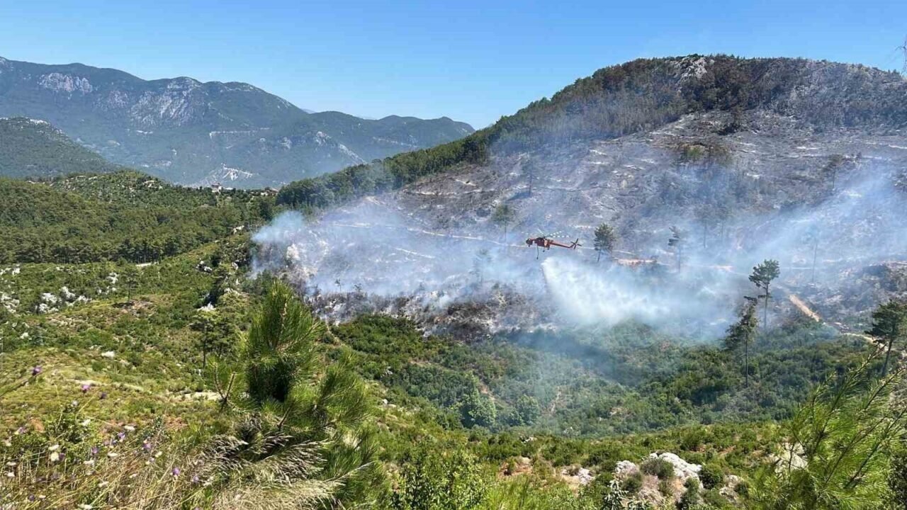 Alanya’da çıkan orman yangını kısmen kontrol altına alındı