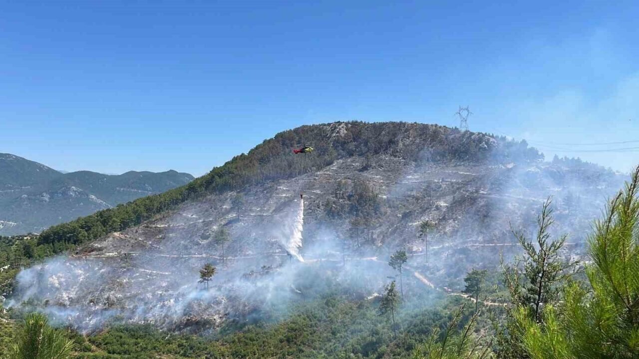 Alanya’da çıkan orman yangını kısmen kontrol altına alındı