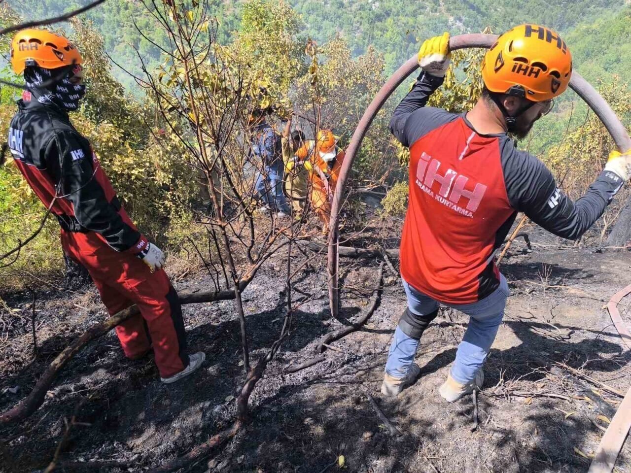 Alanya’da çıkan orman yangını kısmen kontrol altına alındı
