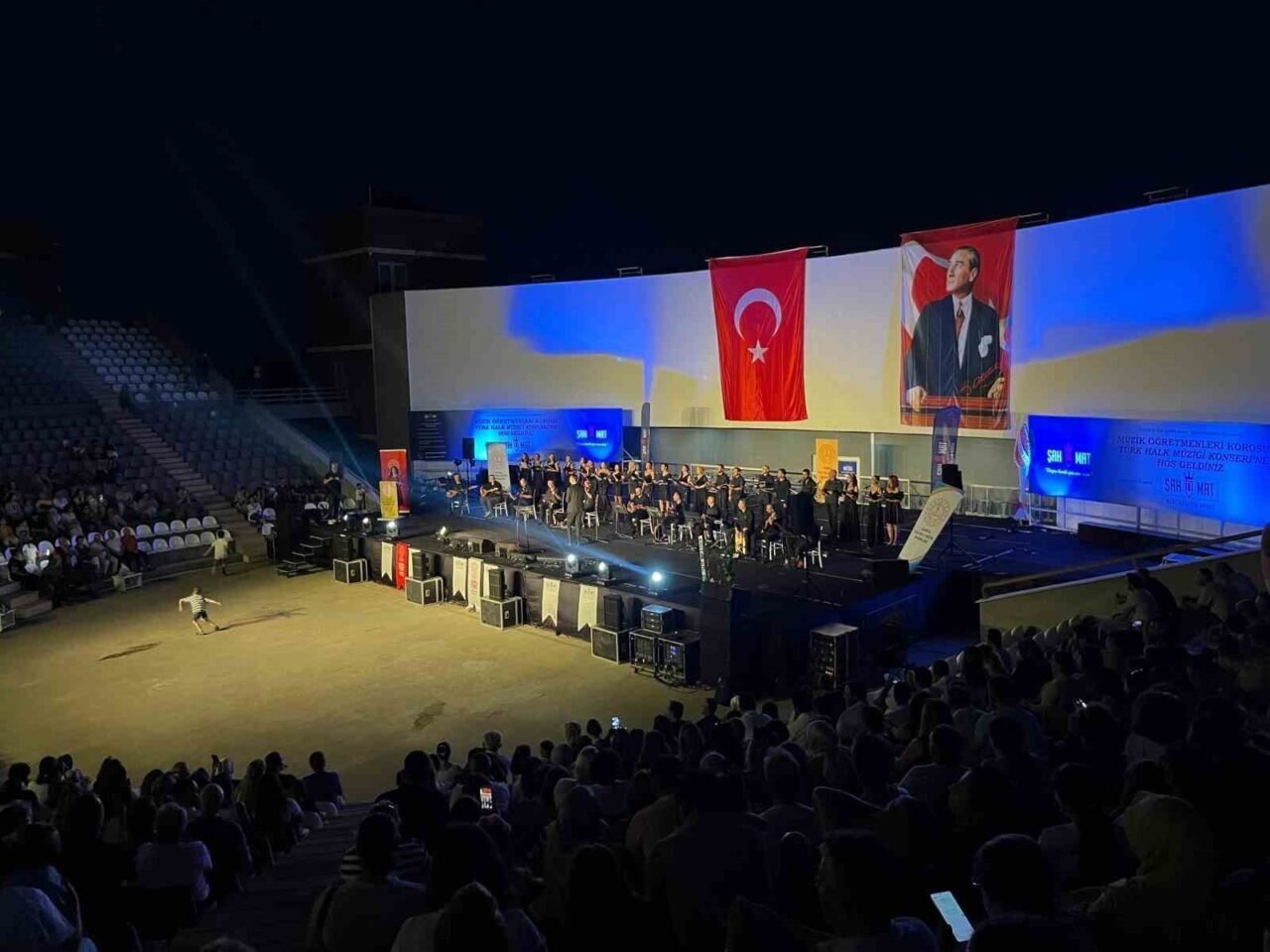 Alanya’da lise ve ortaokul müzik öğretmenlerinden konser