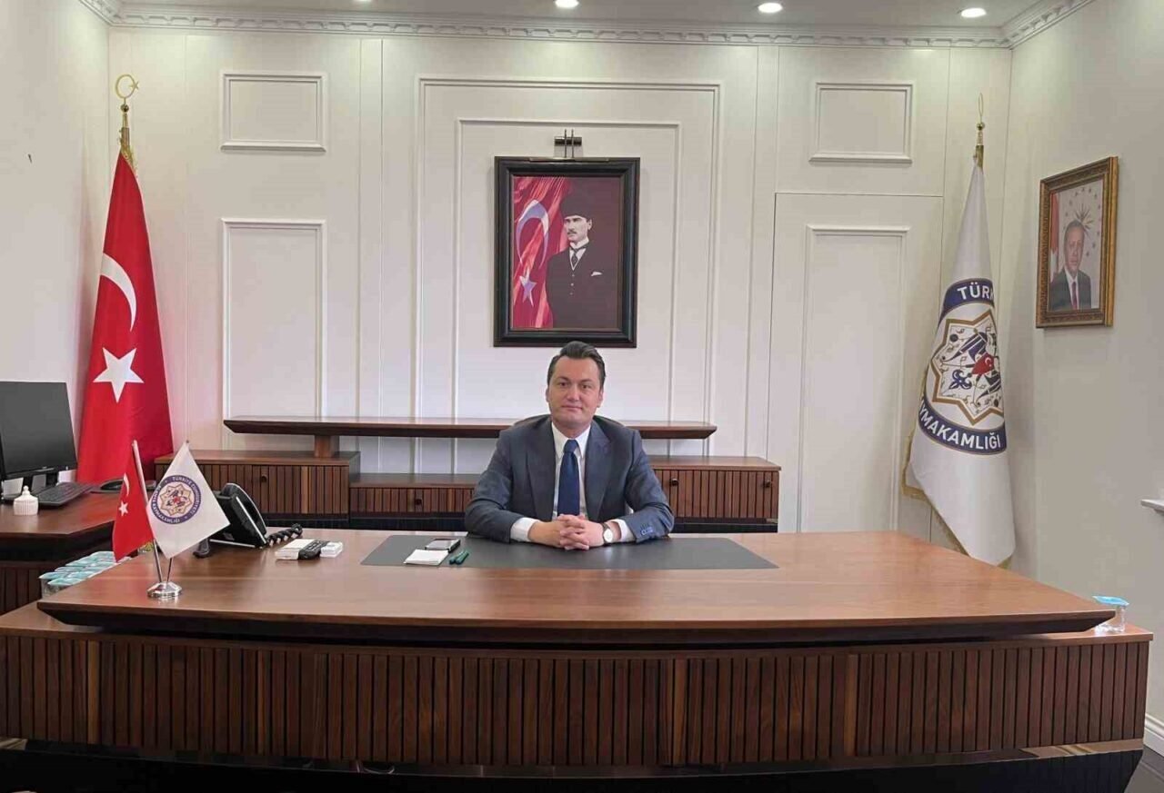 Alanya’nın yeni kaymakamı Öztürk görevine başladı Alanya’nın yeni kaymakamı Öztürk görevine başladı