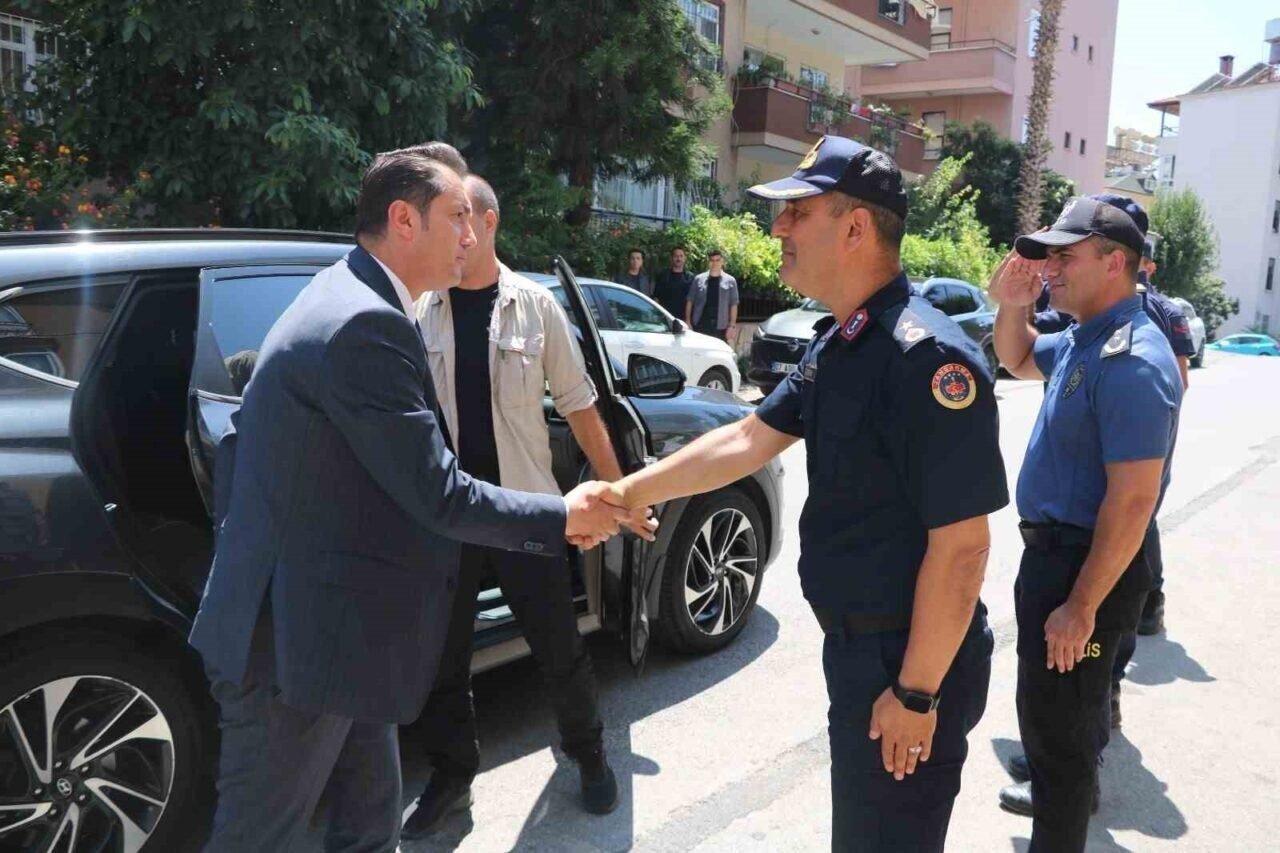 Alanya’nın yeni kaymakamı Öztürk’ün ilk ziyareti şehit ailesine