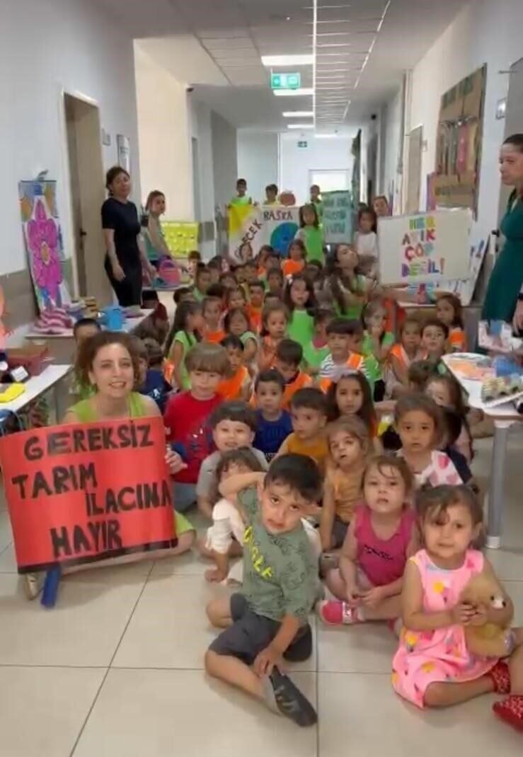 Alaşehir’de minikler çevre için oturdu