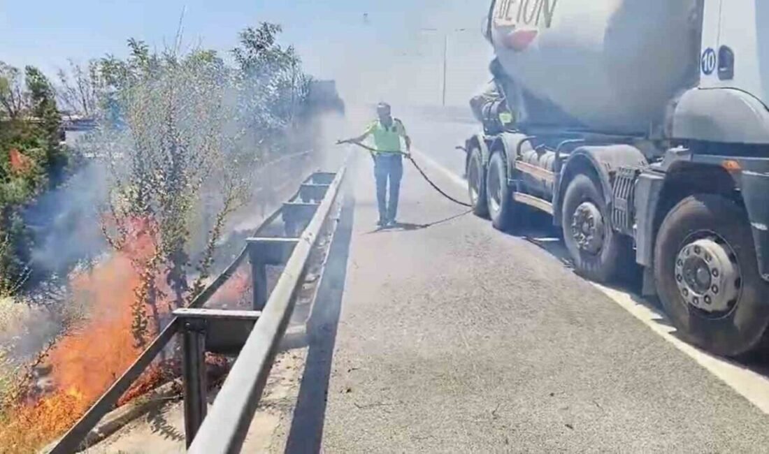 Aydın-Denizli Otobanı Çevreyolu kenarında çıkan ot yangınına ilk müdahaleyi Aydın