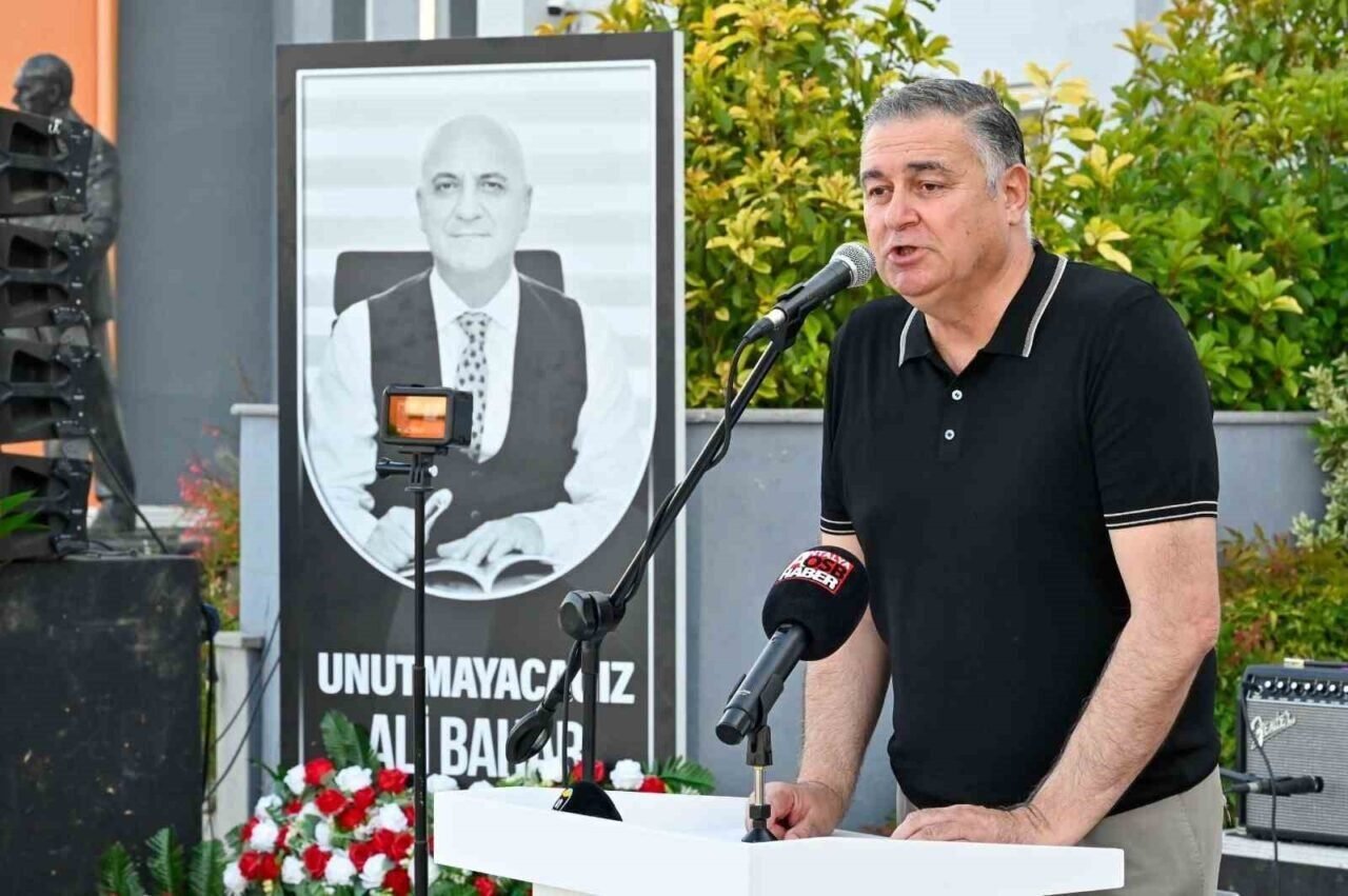 Ali Bahar AOSB Teknik Koleji’nde ilk mezuniyet coşkusu: 254 öğrenci kep attı