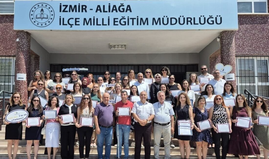 Aliağa’daki 26 okuldan 57 öğretmene, yürüttükleri başarılı projeler sebebiyle toplam