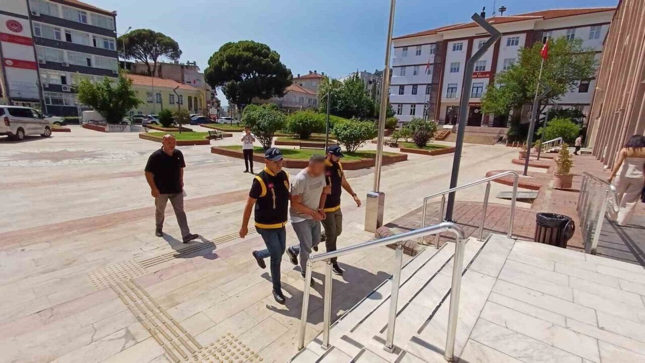 Altı yıldır firari olan şahıs Aydın’da yakalandı Altı yıldır firari olan şahıs Aydın’da yakalandı