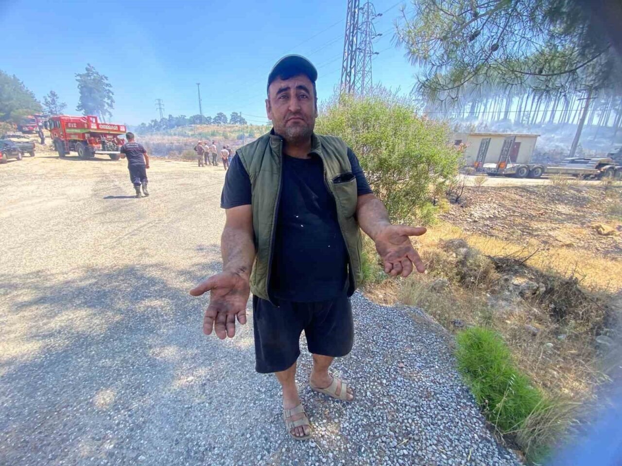 Antalya Aksu’da orman yangını kontrol altına alındı