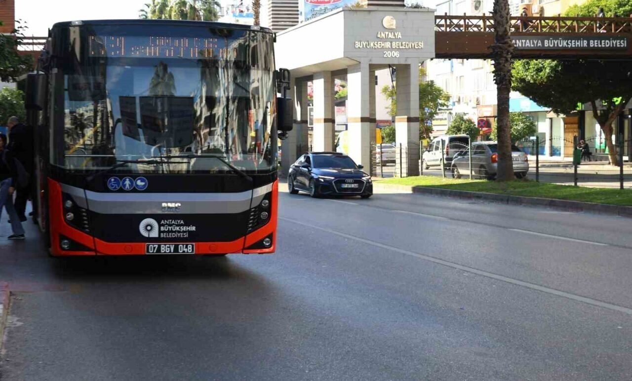 Antalya Büyükşehir Belediyesi’nden YKS için ücretsiz ulaşım kararı