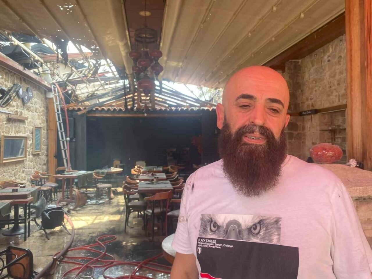 Antalya Kaleiçi’ndeki yangın 2 saatte kontrol altına alındı