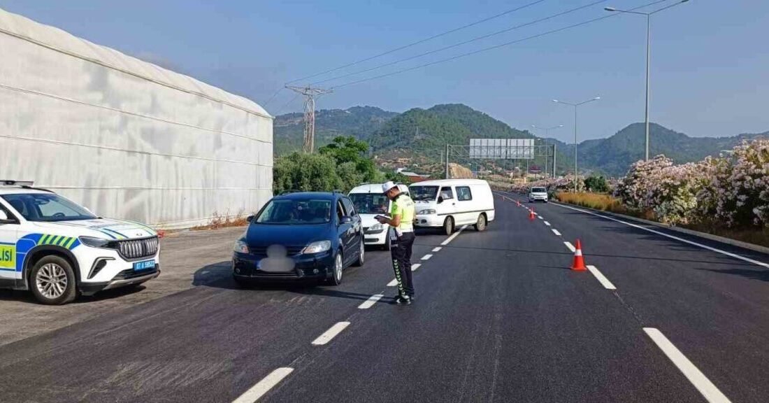 Antalya’da son 2 haftada yapılan denetimlerde 124 bin 957 araç