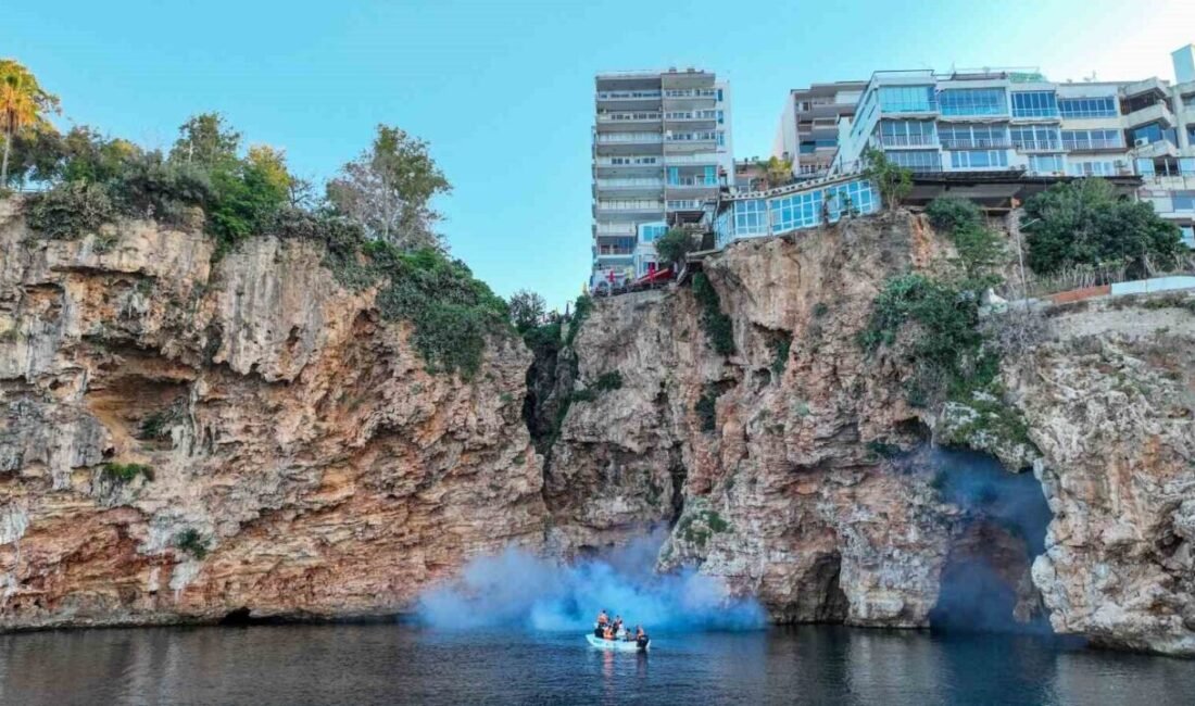 Antalya Büyükşehir Belediyesi, sivrisinek ve haşerelere karşı kapsamlı bir mücadele