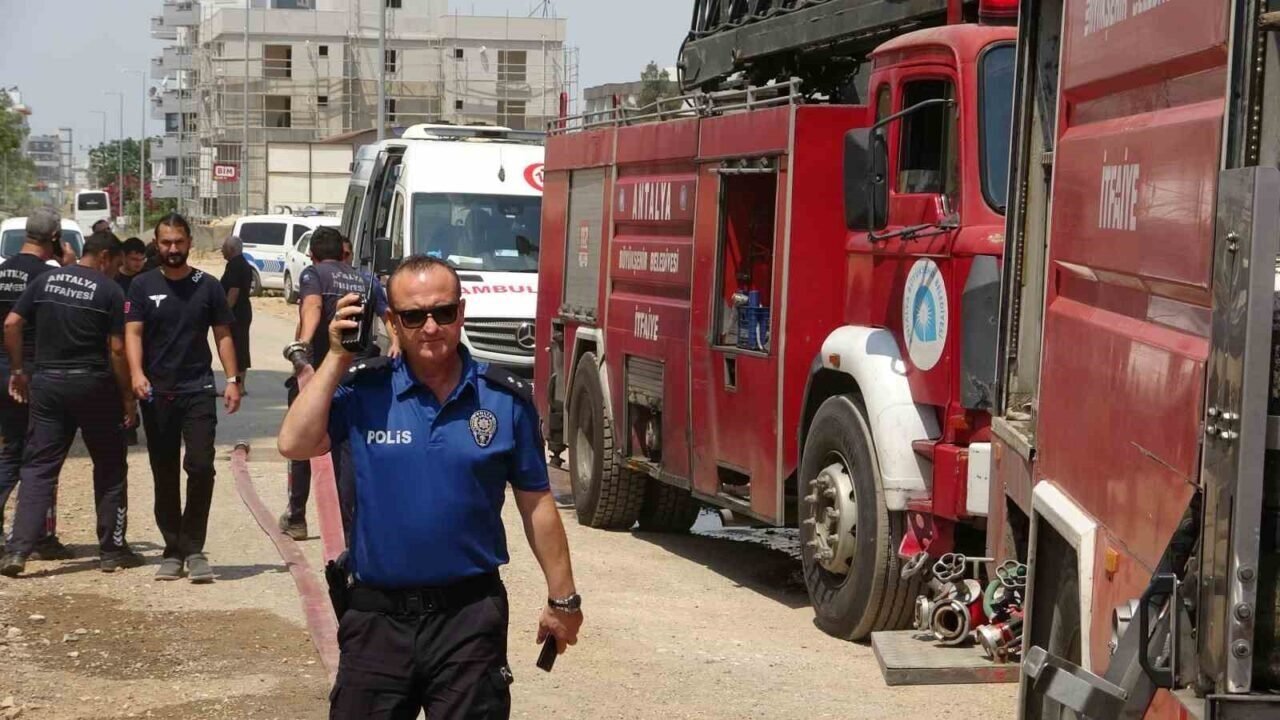 Antalya’da ev yangınında 1 kişi yaralandı