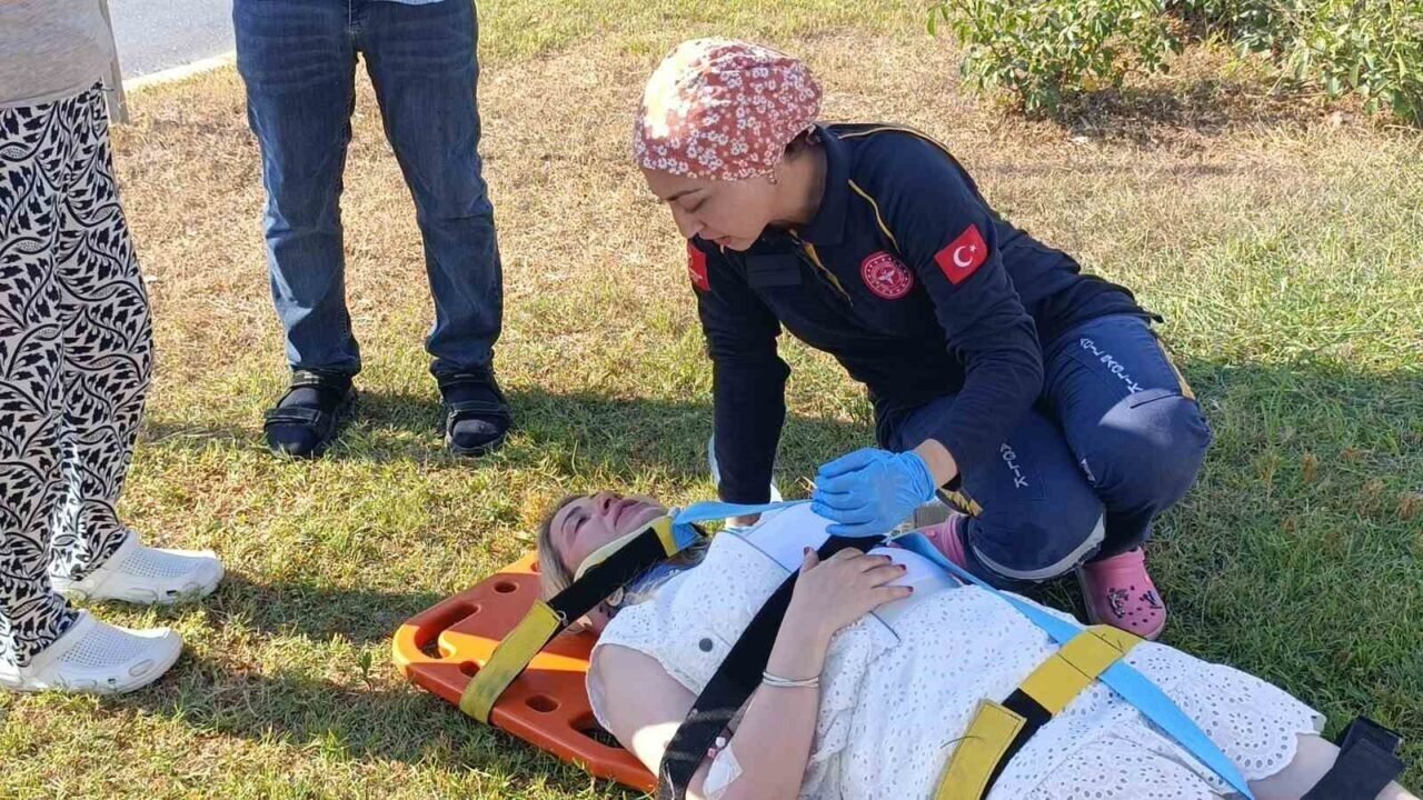 Antalya’da iki otomobil çarpıştı: 7 yaralı