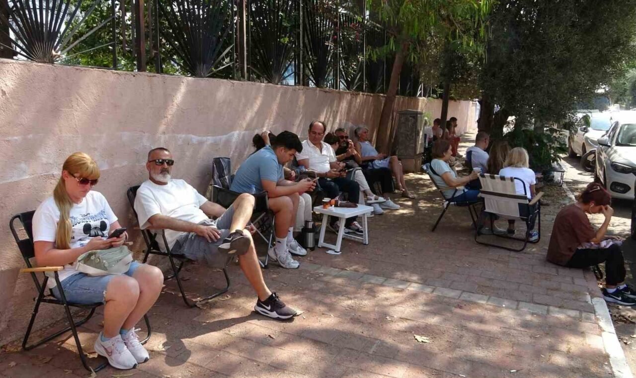 Antalya’da LGS sınavı öğrenciler kadar velileri de heyecanlandırdı