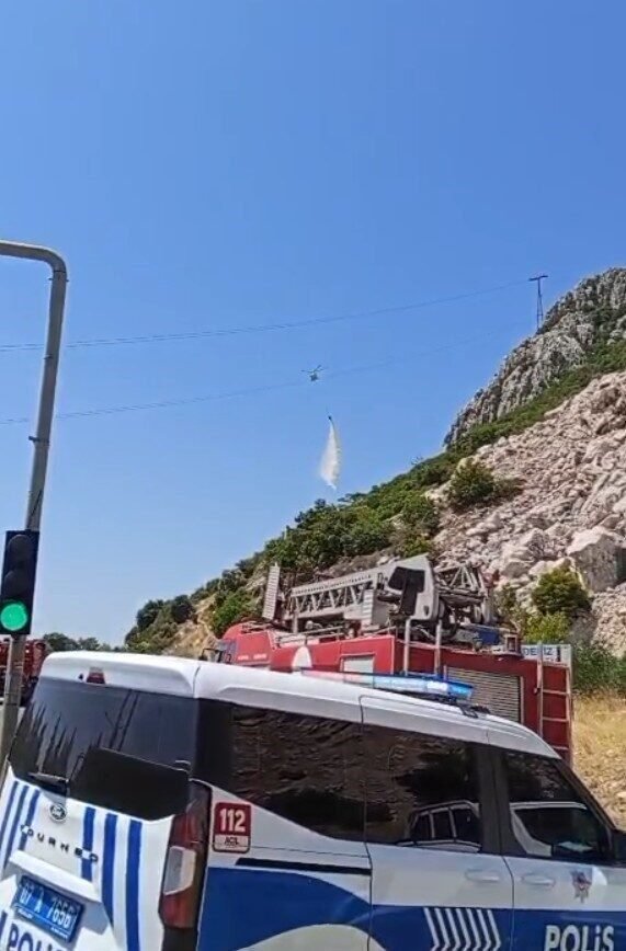 Antalya’da ormanlık alanda yangın Antalya’da ormanlık alanda yangın