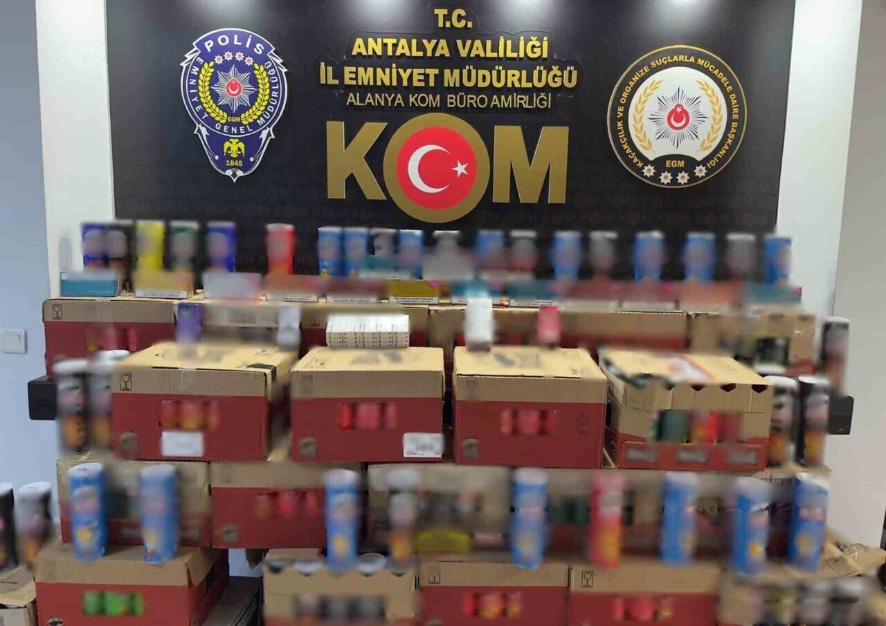 Antalya’da son bir haftada 33 şüpheli yakalandı, çok sayıda silah ve kaçak ürün ele geçirildi