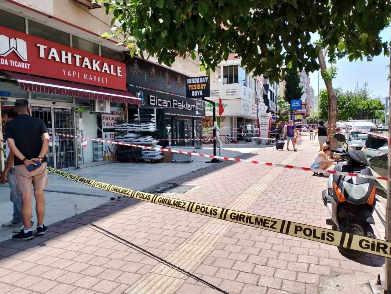 Antalya’da zemin kat kolonu patlayan 7 katlı bina tahliye edildi