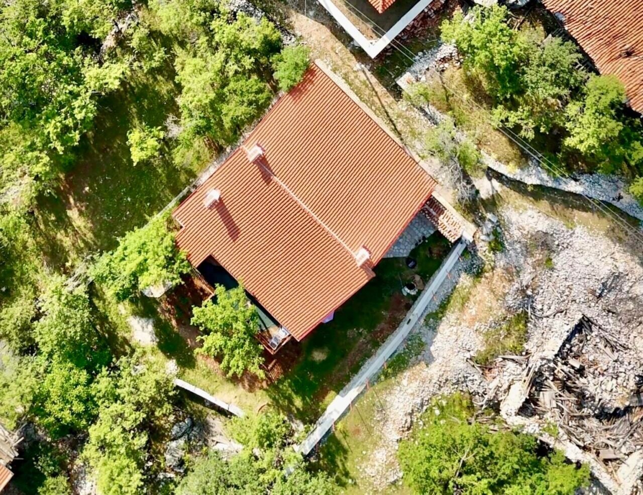 Atalarından kalan tarihi ’düğmeli evi’ restore edip turizme kazandırdı