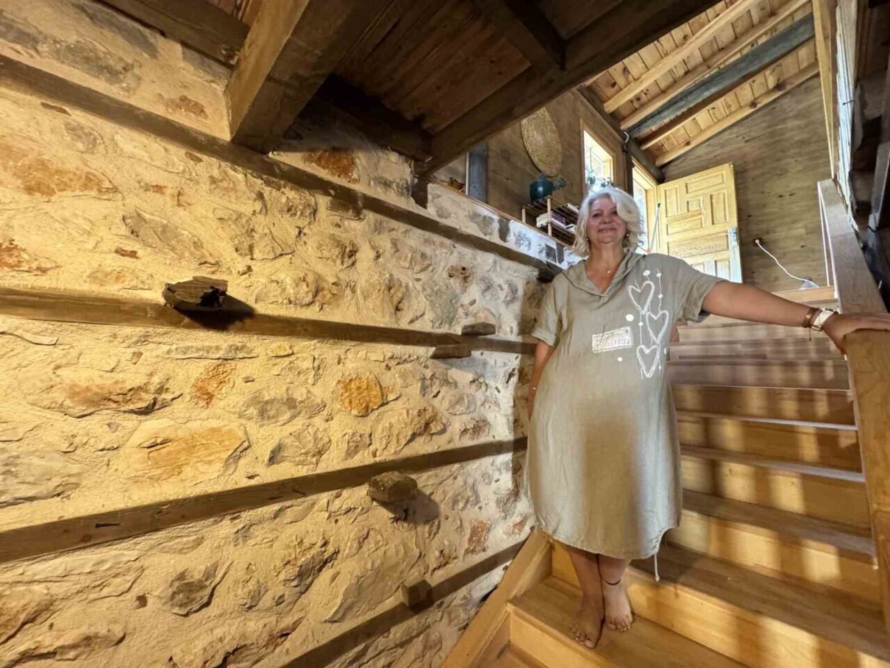 Atalarından kalan tarihi ’düğmeli evi’ restore edip turizme kazandırdı