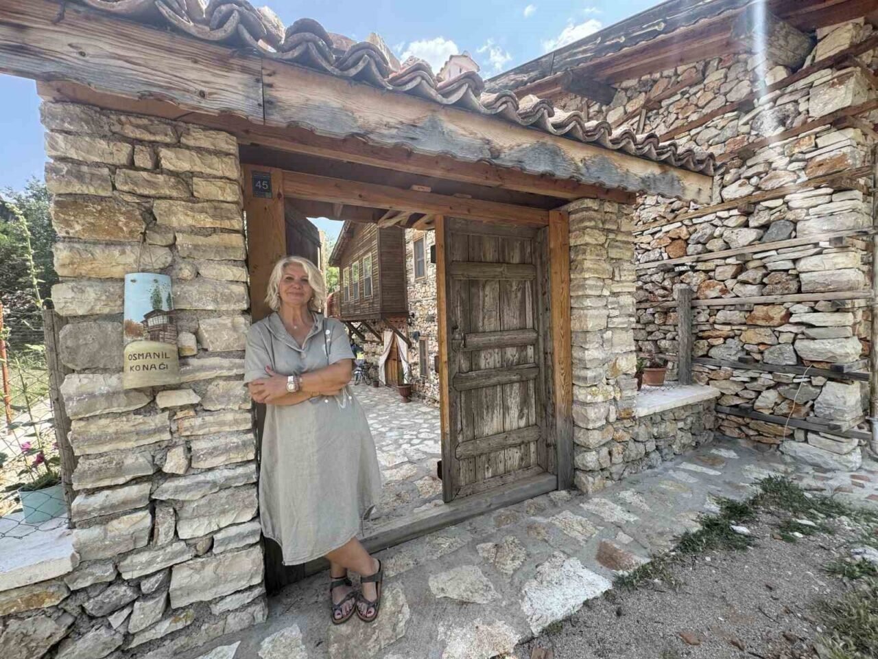 Atalarından kalan tarihi ’düğmeli evi’ restore edip turizme kazandırdı