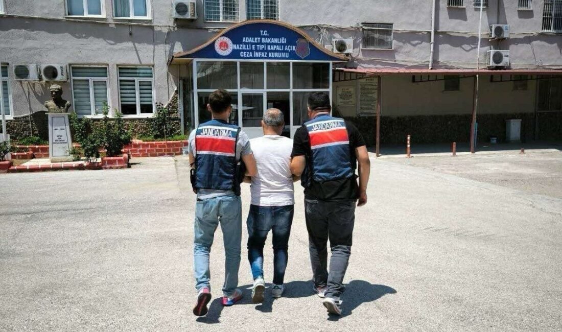 Aydın’da jandarma ekipleri haklarında yakalama kararı bulunan 29 şahsı yakaladı.