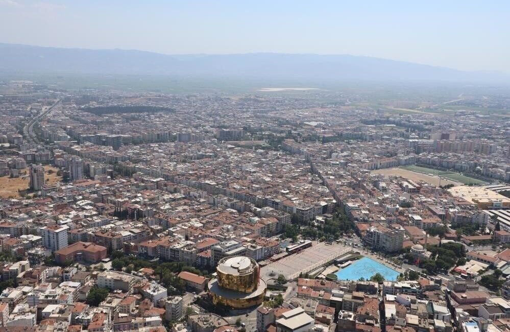 Aydın il genelinde yarın öğlen saatlerinden itibaren rüzgarın fırtına şeklinde