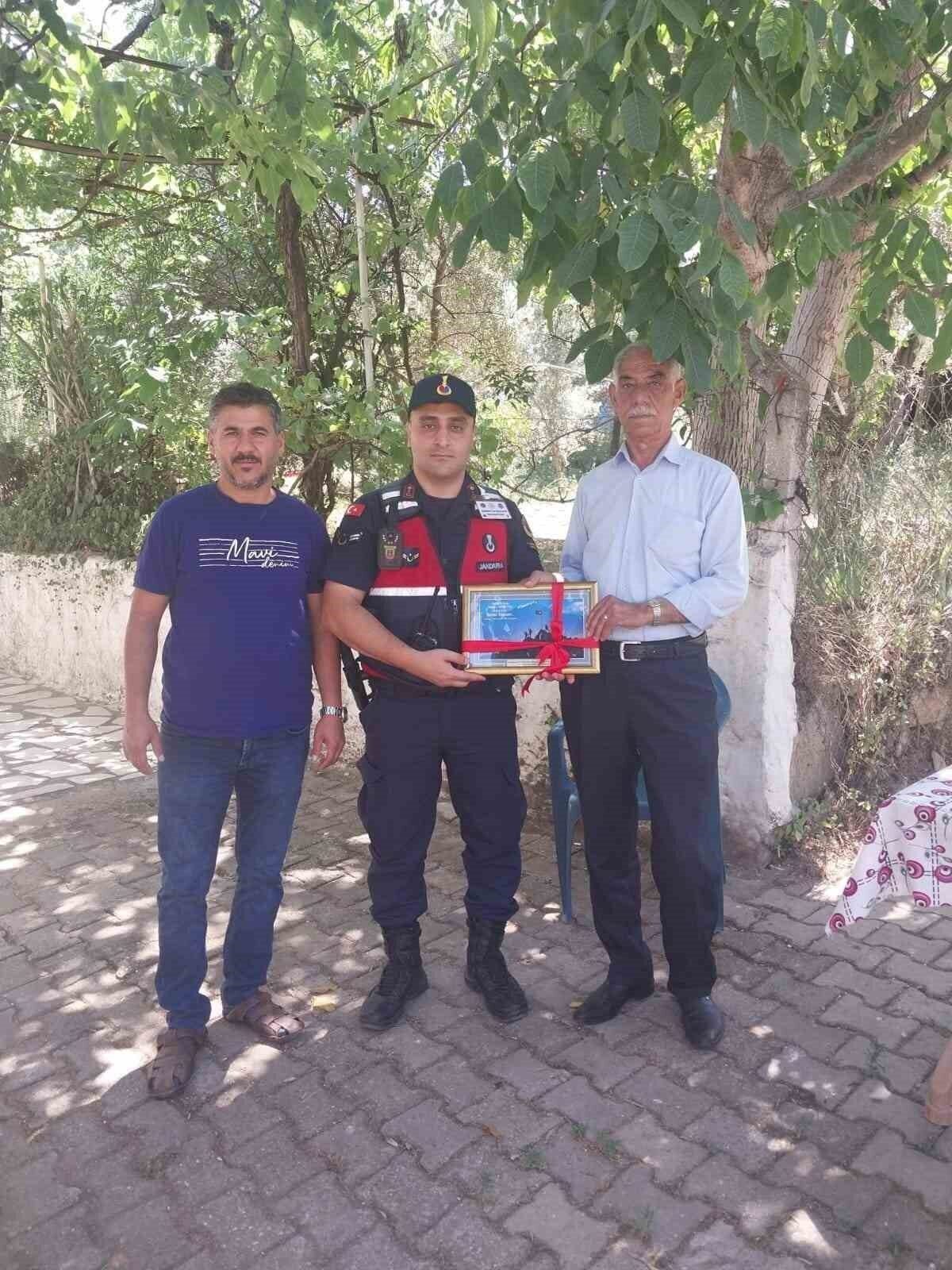 Aydın’da jandarmadan anlamlı davranış Aydın’da jandarmadan anlamlı davranış