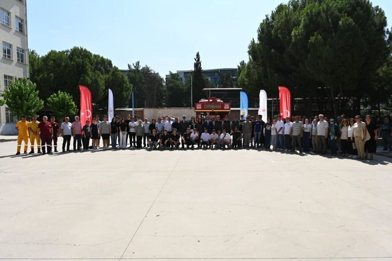 Aydın’da öğrencilere orman yangını eğitimi verildi