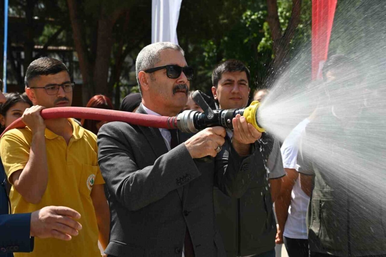 Aydın’da öğrencilere orman yangını eğitimi verildi