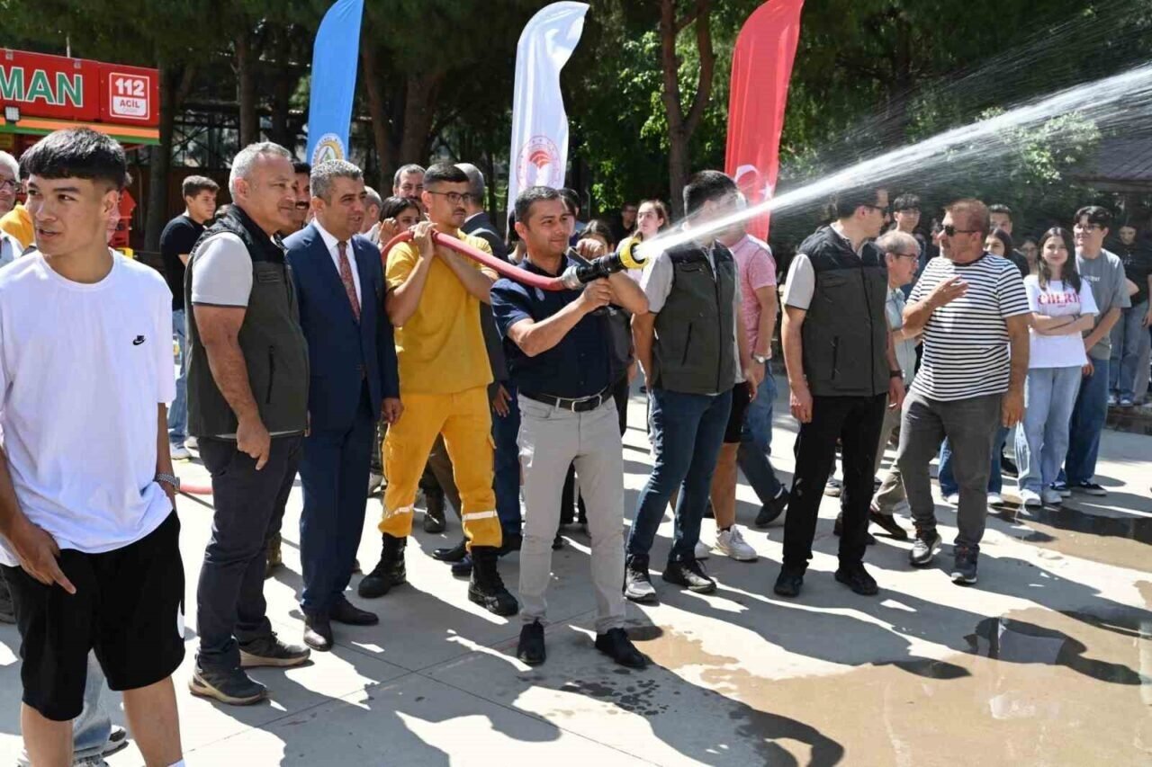 Aydın’da öğrencilere orman yangını eğitimi verildi