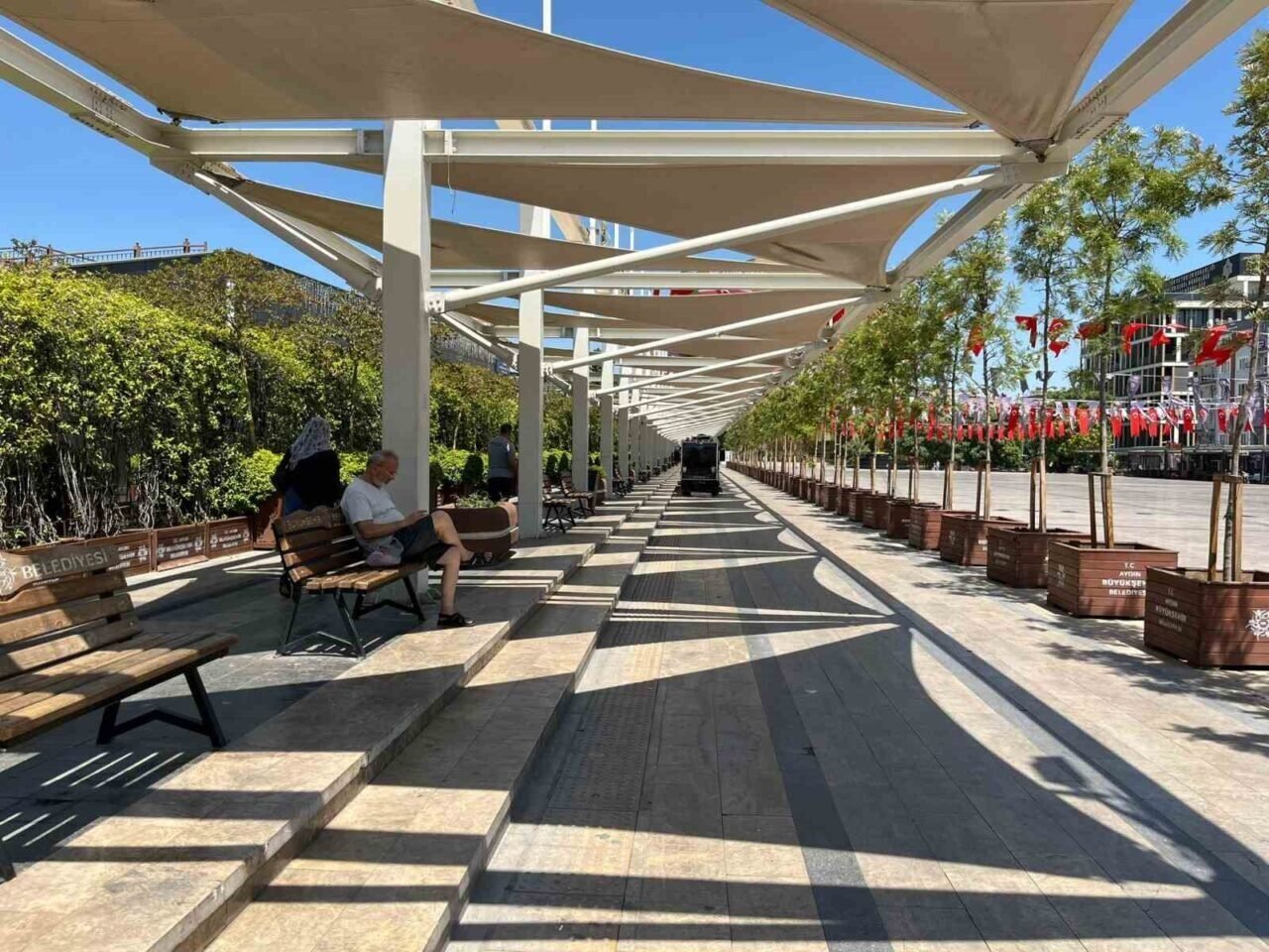 Aydın’da termometreler 42 dereceyi gösterdi