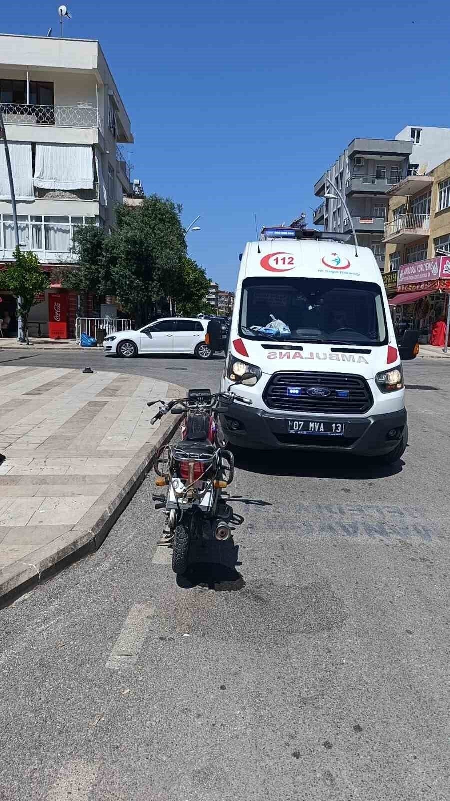 Başındaki kask sayesinde ölümden döndü hastaneye gitmeye güçlükle ikna edildi