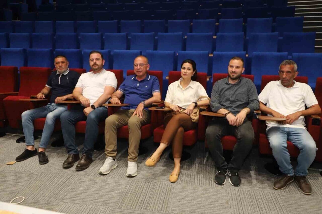 Başkan Akın: "Tüm imkanımız ve gücümüzle Turgutlu için çalışıyoruz"