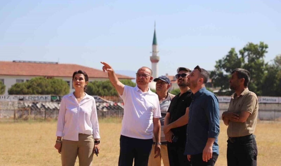 Turgutlu Belediye Başkanı Çetin Akın, kentin farklı noktalarında incelemelerini gerçekleştirerek