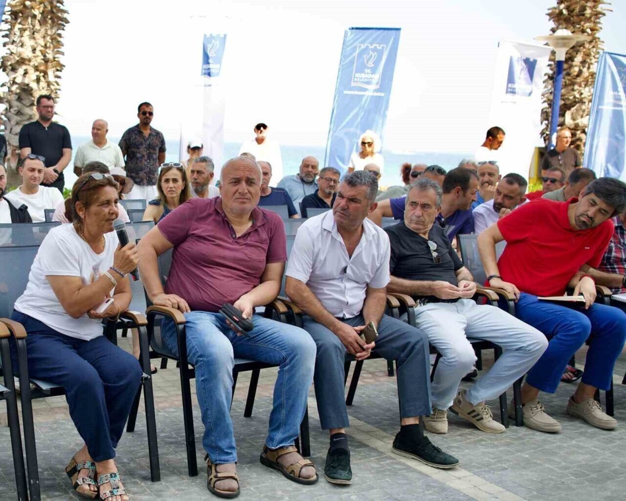 Başkan Günel Kadınlar Denizi Mahallesi esnafıyla bir araya geldi