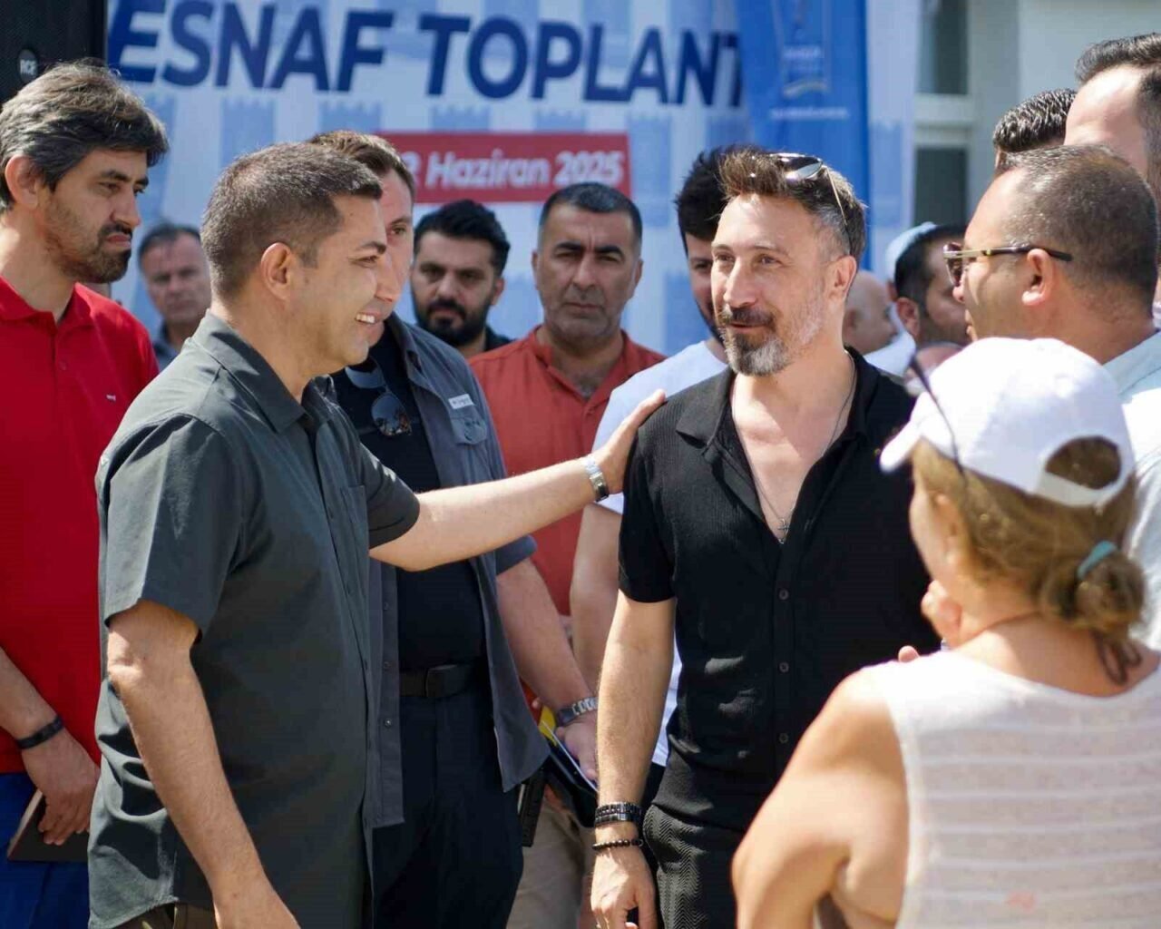 Başkan Günel Kadınlar Denizi Mahallesi esnafıyla bir araya geldi