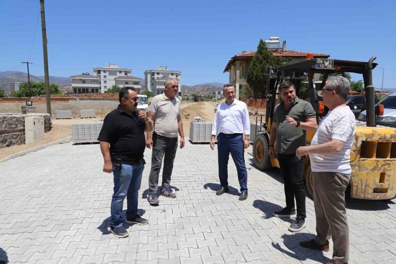 Başkan Tetik, ekiplerin çalışmasını yerinde inceledi Başkan Tetik, ekiplerin çalışmasını yerinde inceledi