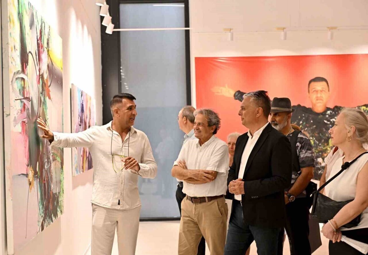 Başkan Ümit Uysal: "Sanattan vazgeçmiyoruz"