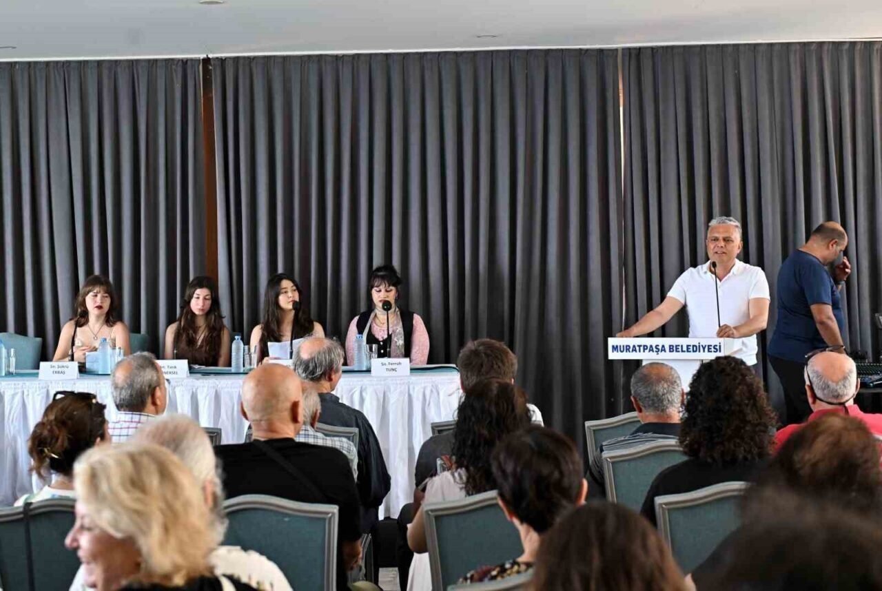 Başkan Uysal: "Sanat ve kültür üretimi hızla tüketilen dünyada bir çeşit inatlaşma" Başkan Uysal: "Sanat ve kültür üretimi hızla tüketilen dünyada bir çeşit inatlaşma"